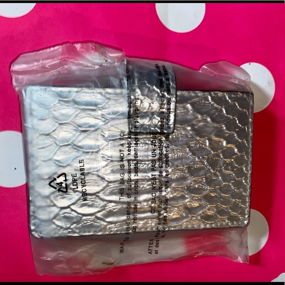 Victoria’s Secret Card Case Wallet metallic - Picture 2 of 2